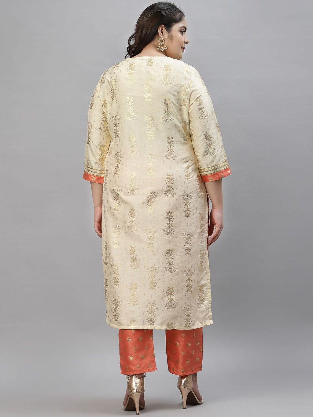 Sztori Plus Size Floral Printed Foil Work Straight Kurta With Trousers