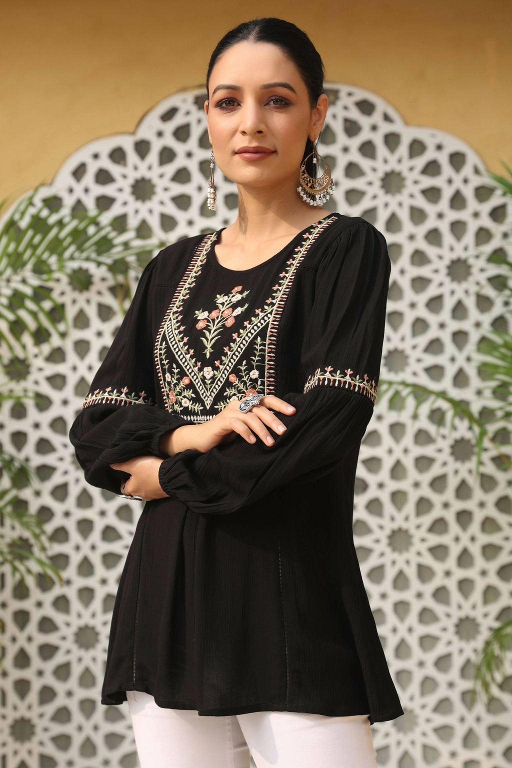 Juniper Women's Black Rayon Crepe Solid With Embroidery Straight Tunic