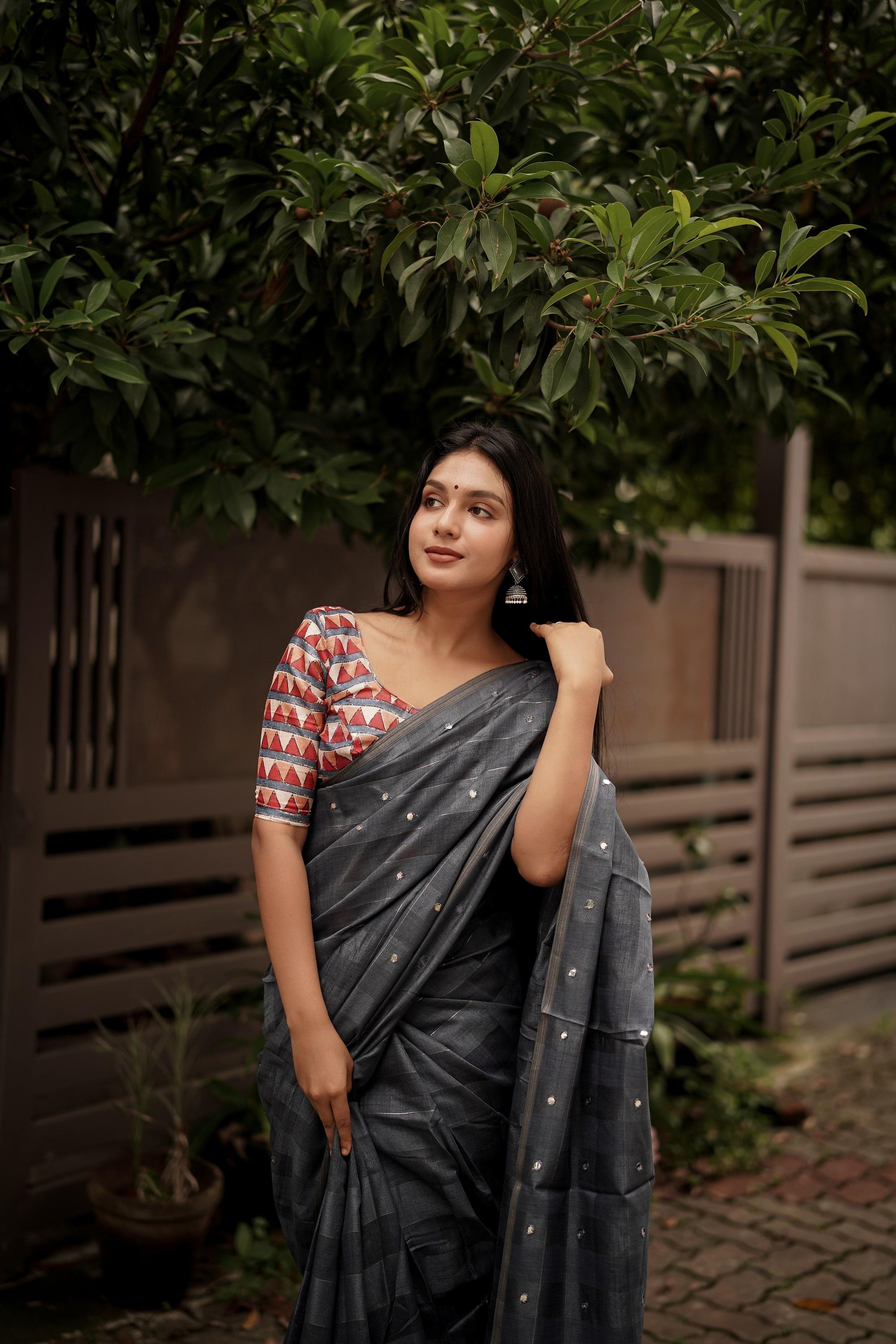 Grey Pure Linen Ethnic Motifs Saree with Unstitched Blouse - Hiral Fashion