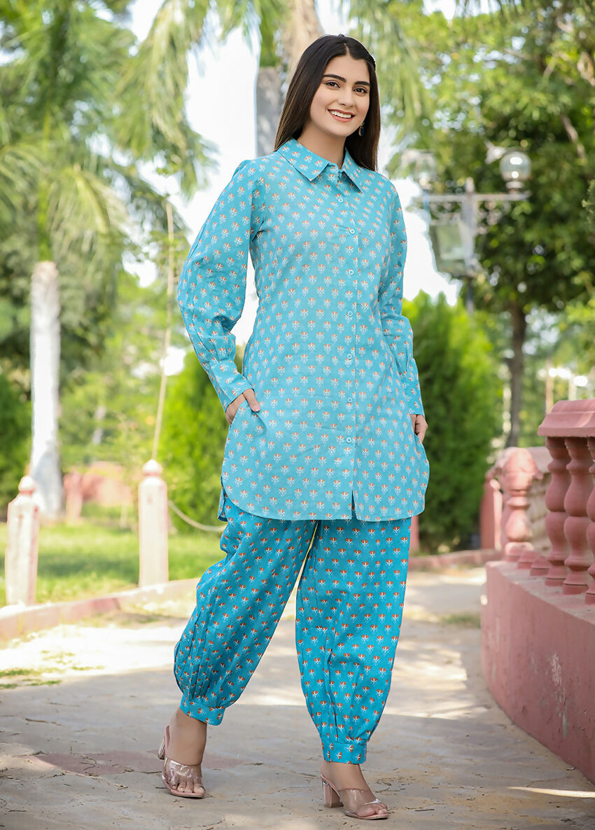 Kaajh Women's Sky Blue Printed Cotton Kurta Pant Set