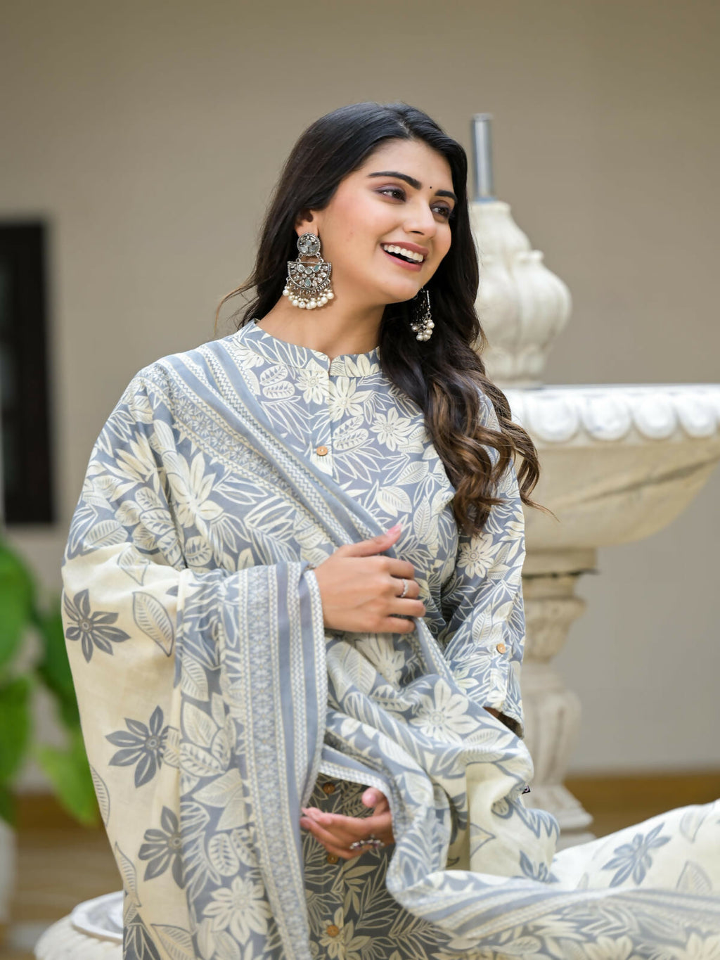 Juniper Women's Grey Floral Printed Cotton Kurta Set With Buttons