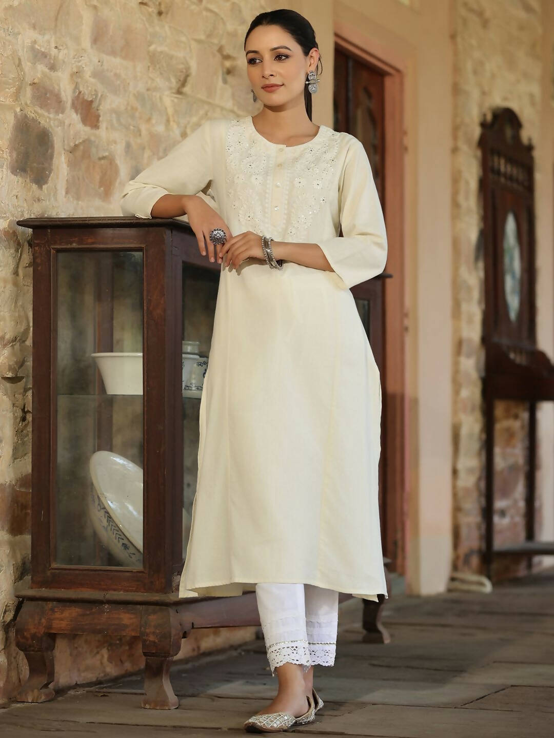 Juniper Women's Offwhite Cotton Flex Embroidered Straight Kurta
