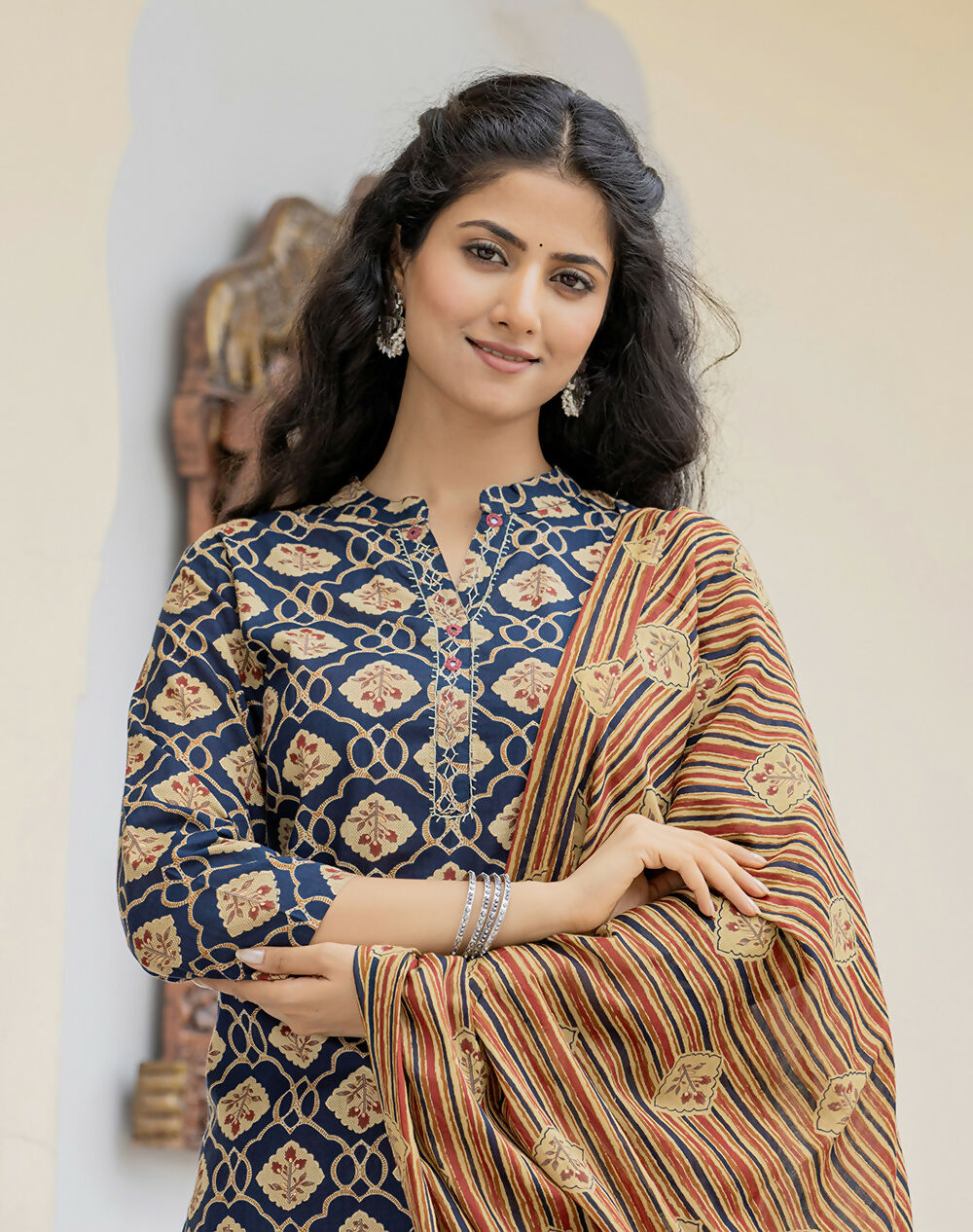 Kaajh Women's Blue Cotton Printed Kurta Pant Set With Dupatta