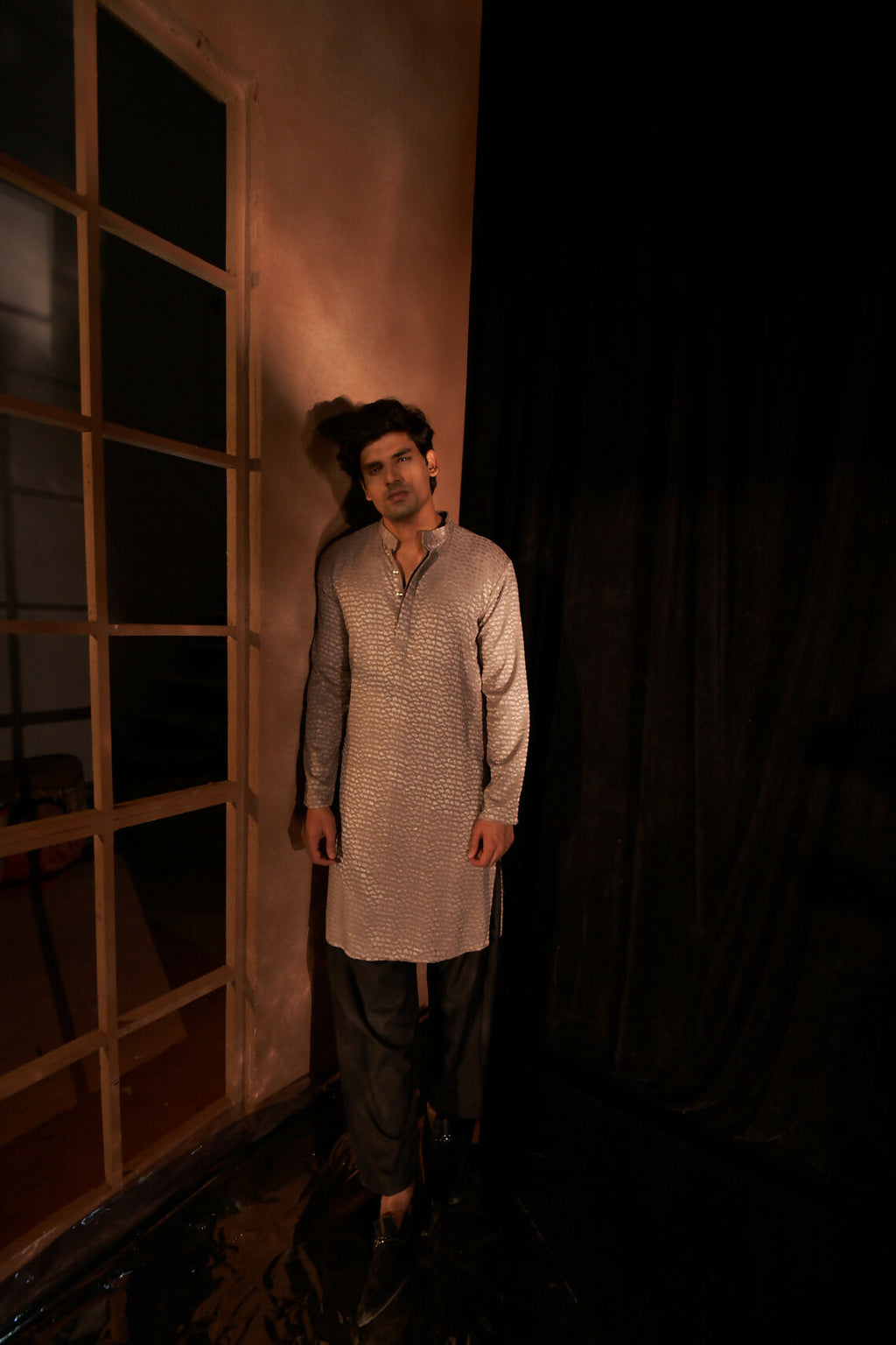 Mouve Viscose Wevon Designer Men's Kurta Set - Mahotsav