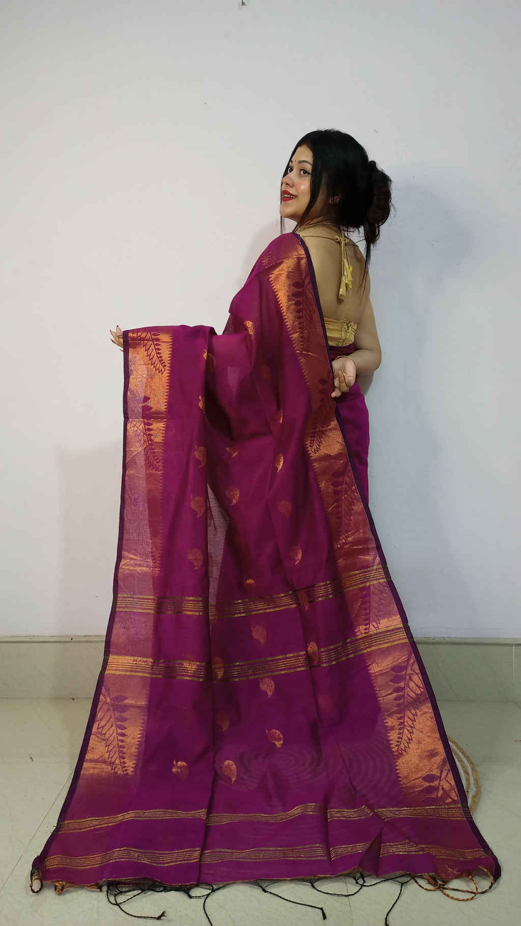 Exclusive Collection Beautiful Magenta Cotton Silk Woven Handloom Saree With Running Blouse Piece