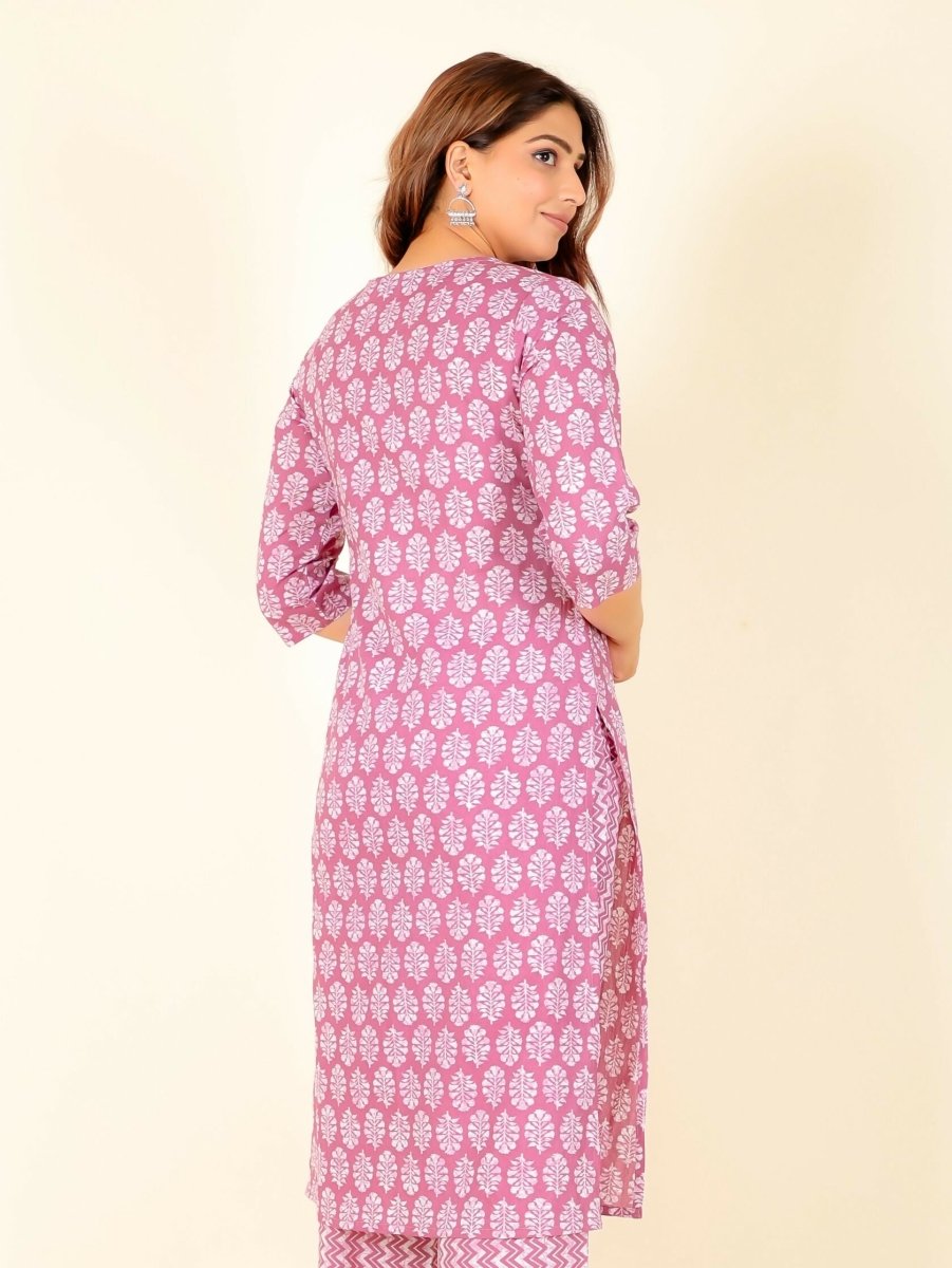 Aramya Pink Soft Cotton Floral Panelled Kurta for Women
