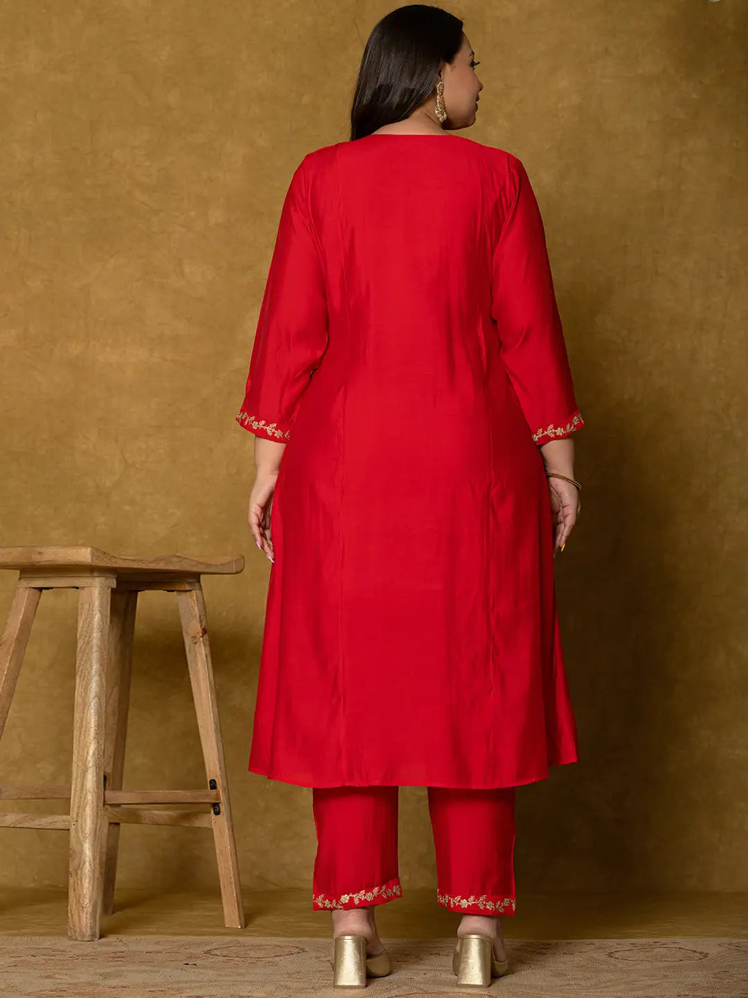 Yufta Red Silk Embroidered Plus Size Kurta Dupatta Set