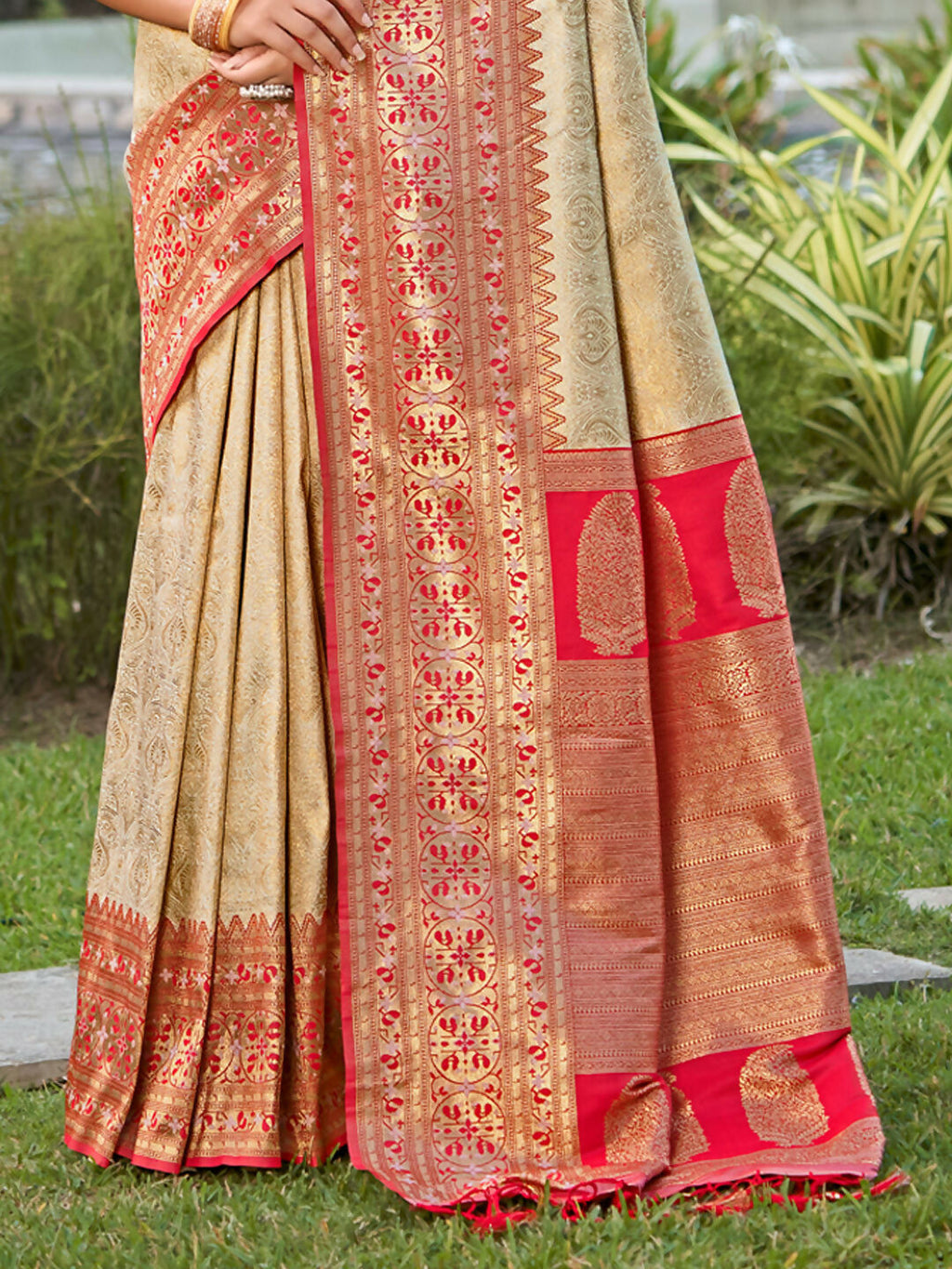 Shree Shyam Fashion Banarasi Silk White Saree