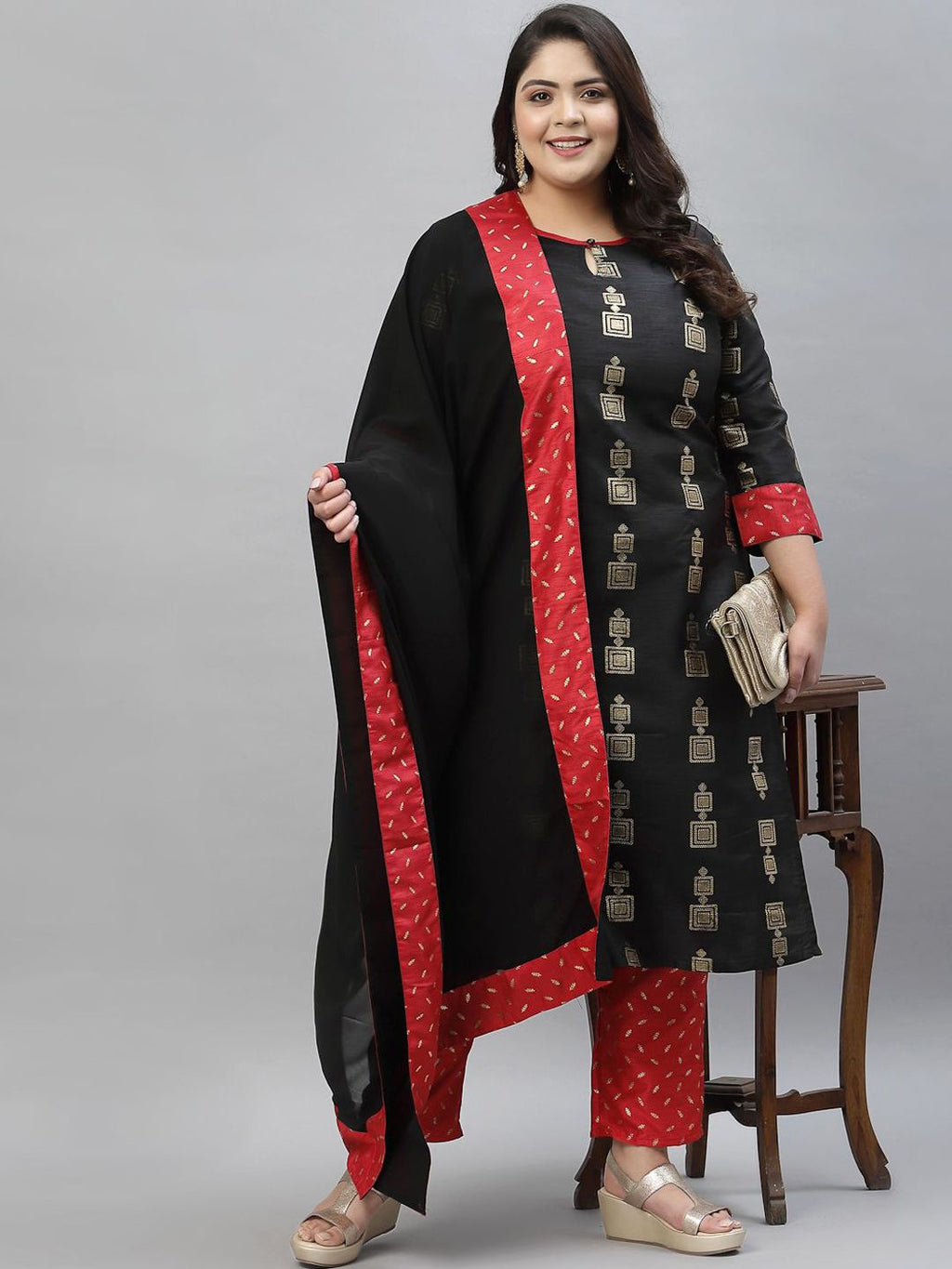 Sztori Plus Size Geometric Printed Straight Kurta With Trousers & Dupatta
