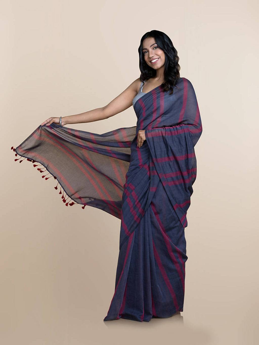 Suta Women Navy Blue Pure Cotton Handloom Saree
