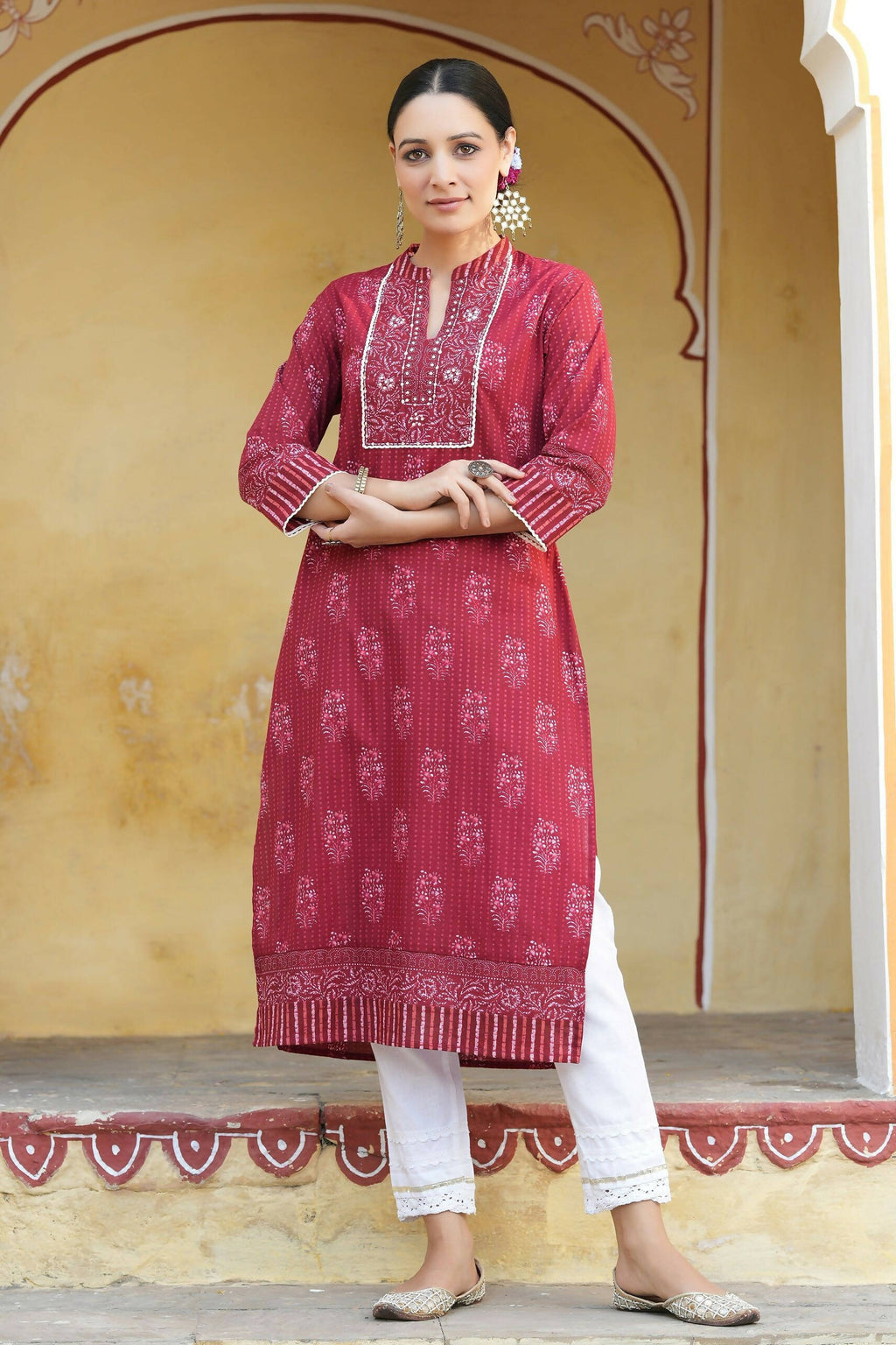 Juniper Women's Marron Cotton Cambric Floral Printed Straight Kurta