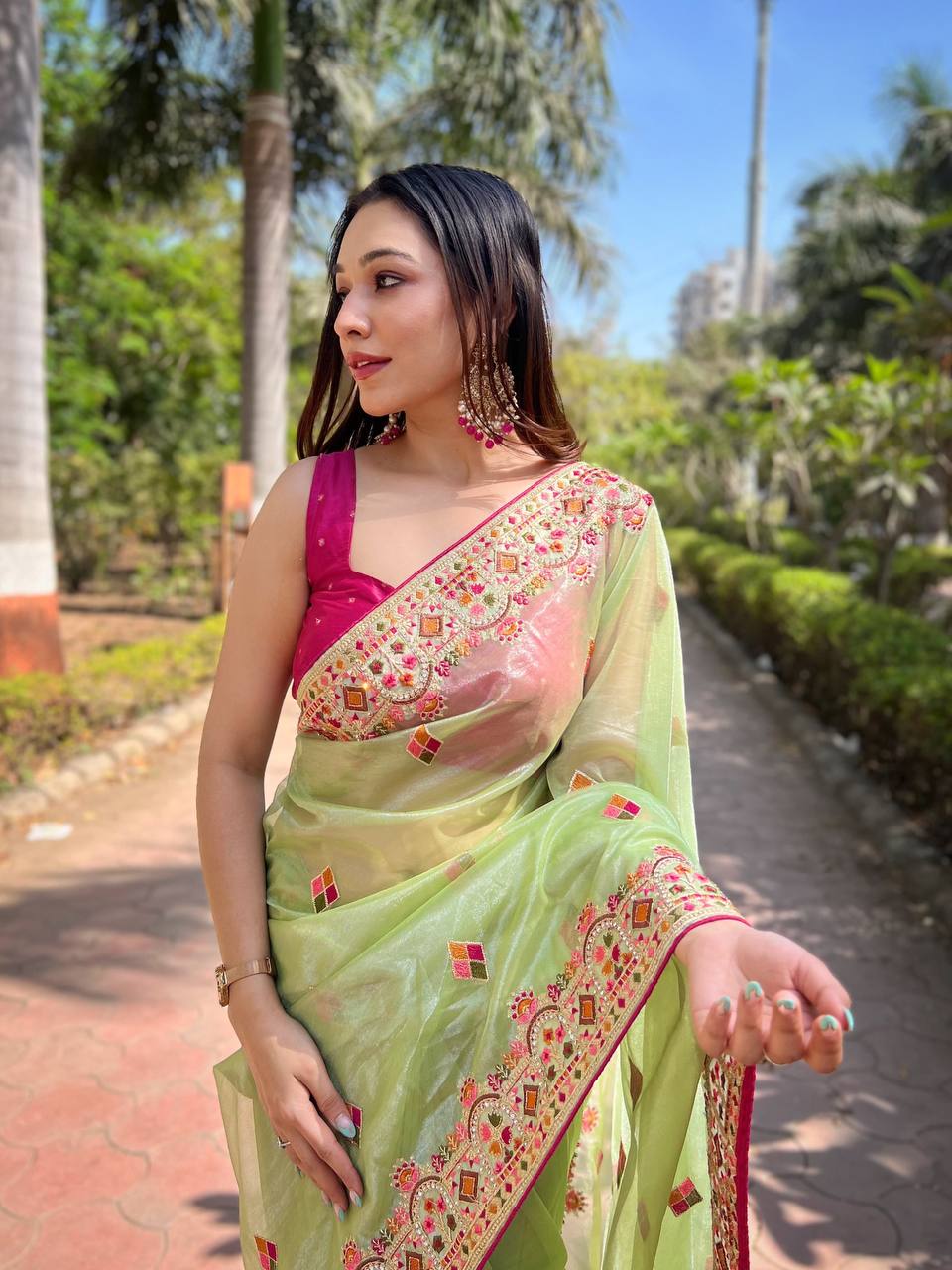 Teeya Creation Parrot Color Twill Net Designer Embroidery Work Saree