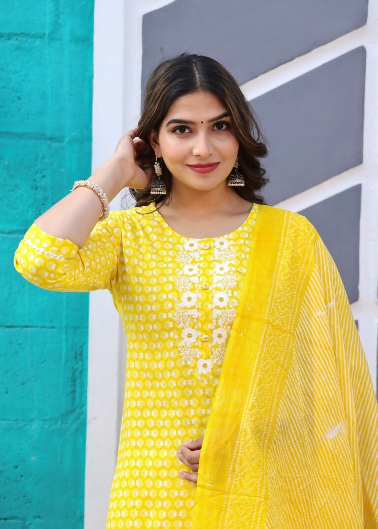 Alvano Printed Beautiful Straight Kurti with Pant and Dupatta set for Women and Girls (Yellow)
