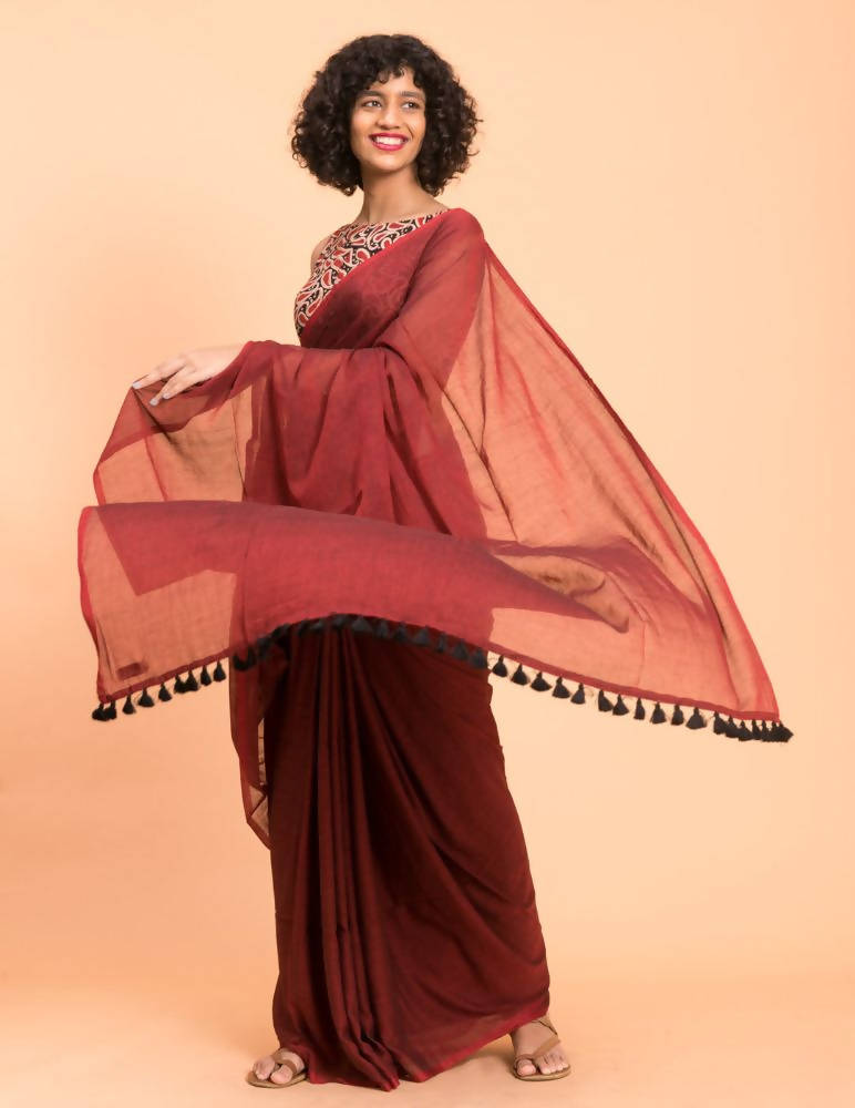 Suta Maroon Solid Cotton Blend Saree