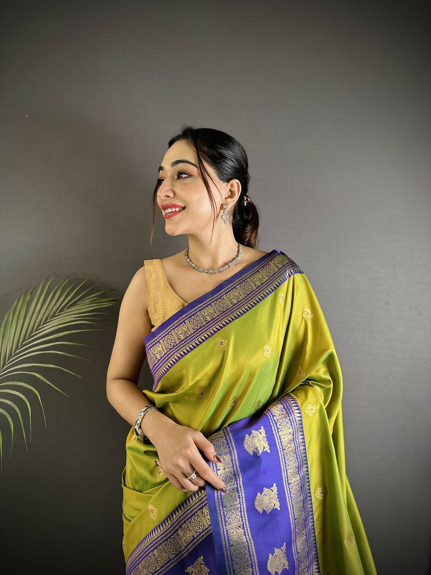 Joban Fashion Green Banarasi Soft Silk Woven Butti Saree