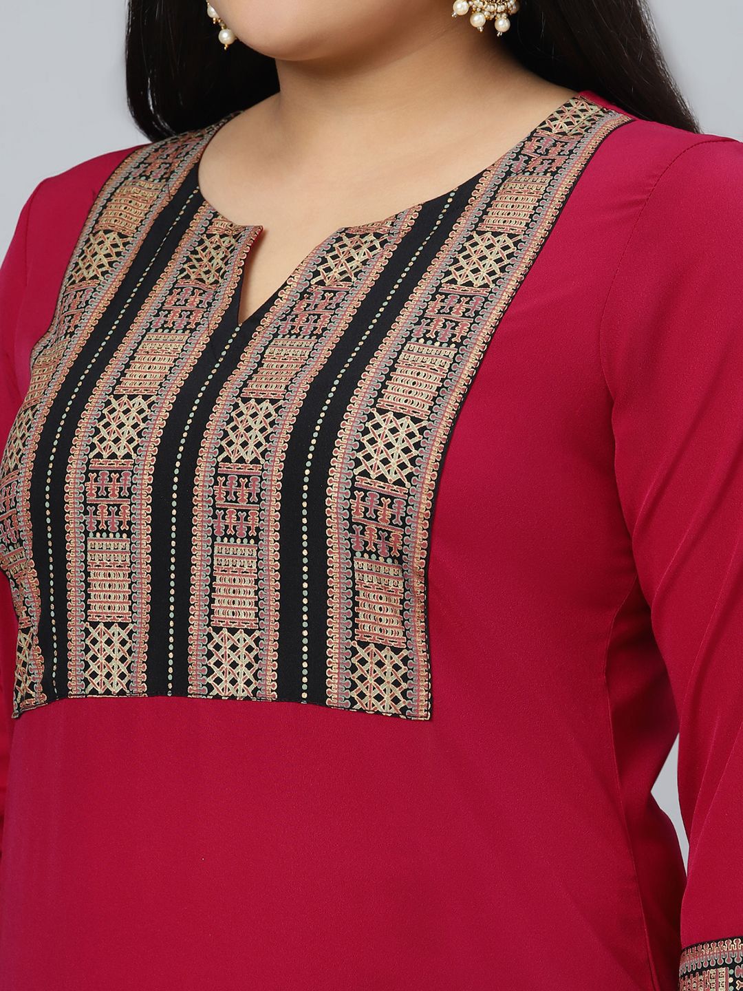 Sztori Plus Size Geometric Printed Straight Kurta With Trousers