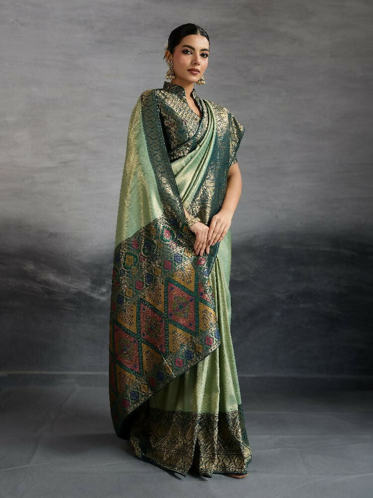 PR Fashion Grey Kanjivaram Soft Silk Kadiyal Pattern Double Zari Woven Patta, Meenakari Woven Pallu Saree
