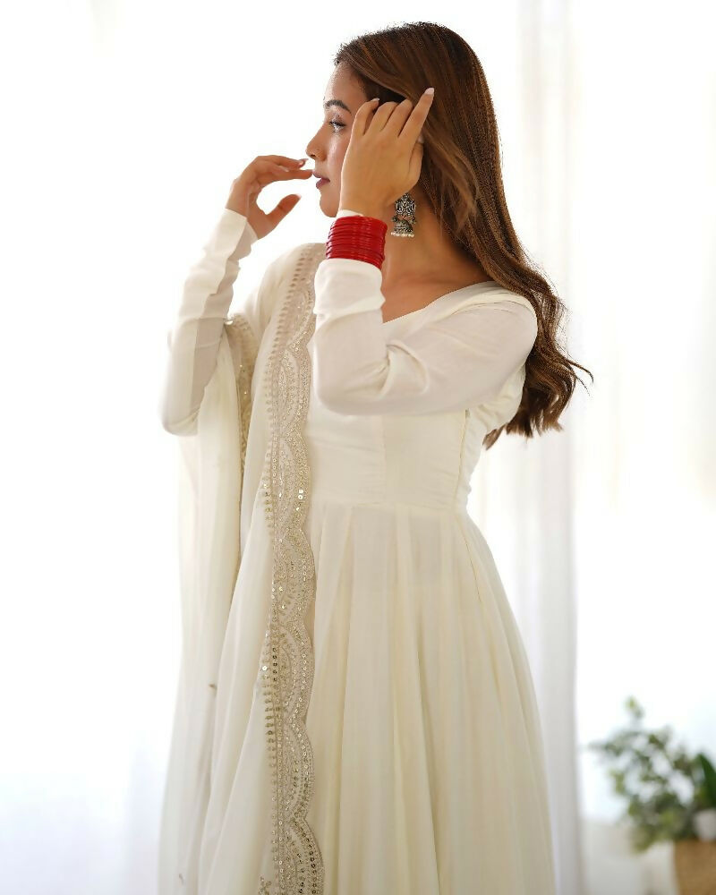 Joban Fashion Off White Kurta Set Chanderi Sequence Embroidery Work
