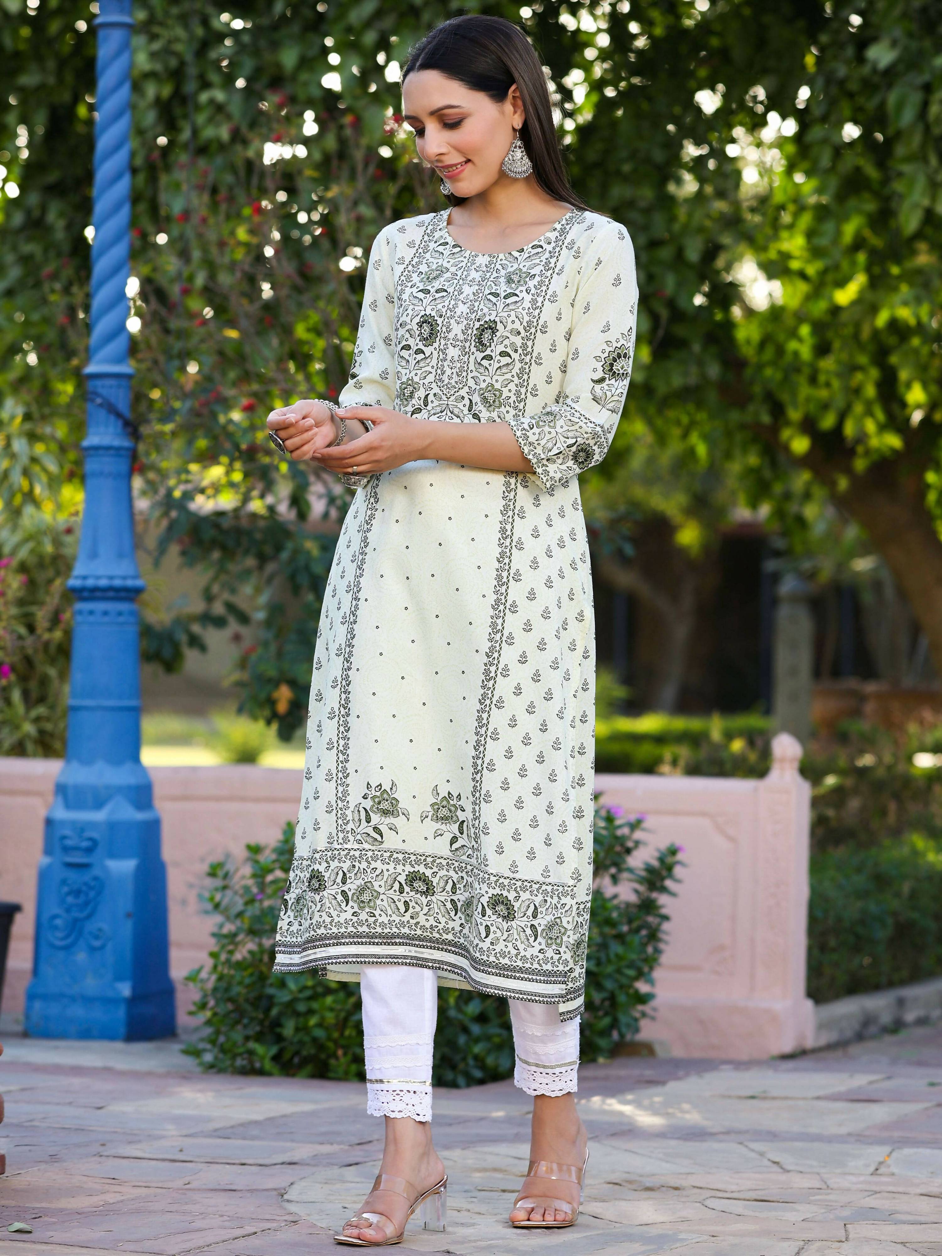 Juniper Women's Green Rayon Staple Kalamkari Floral Placement Printed Kurta