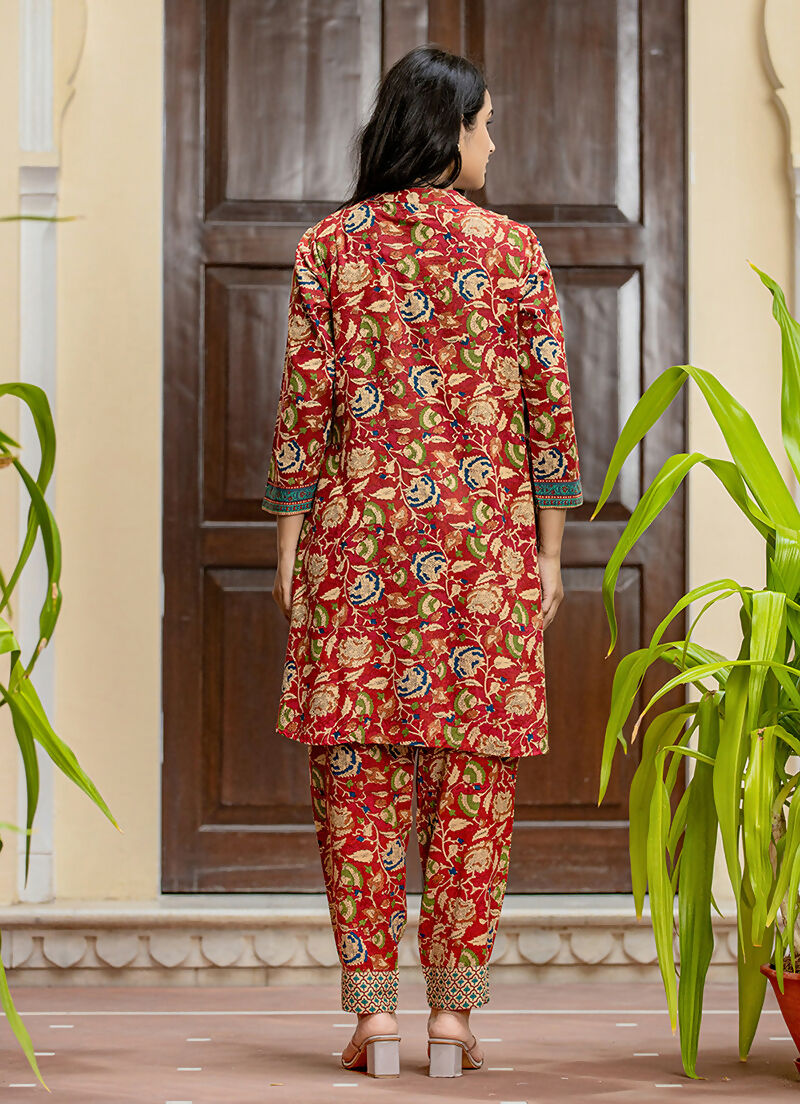 Kaajh Women's Maroon Floral Printed Viscose Rayon Kurta Pant Set