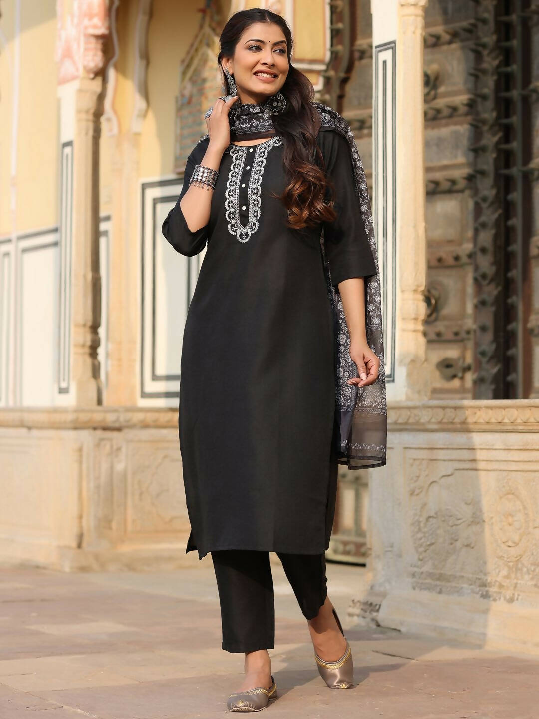 Juniper Women's Black Silk Solid Embroidered Kurta Set