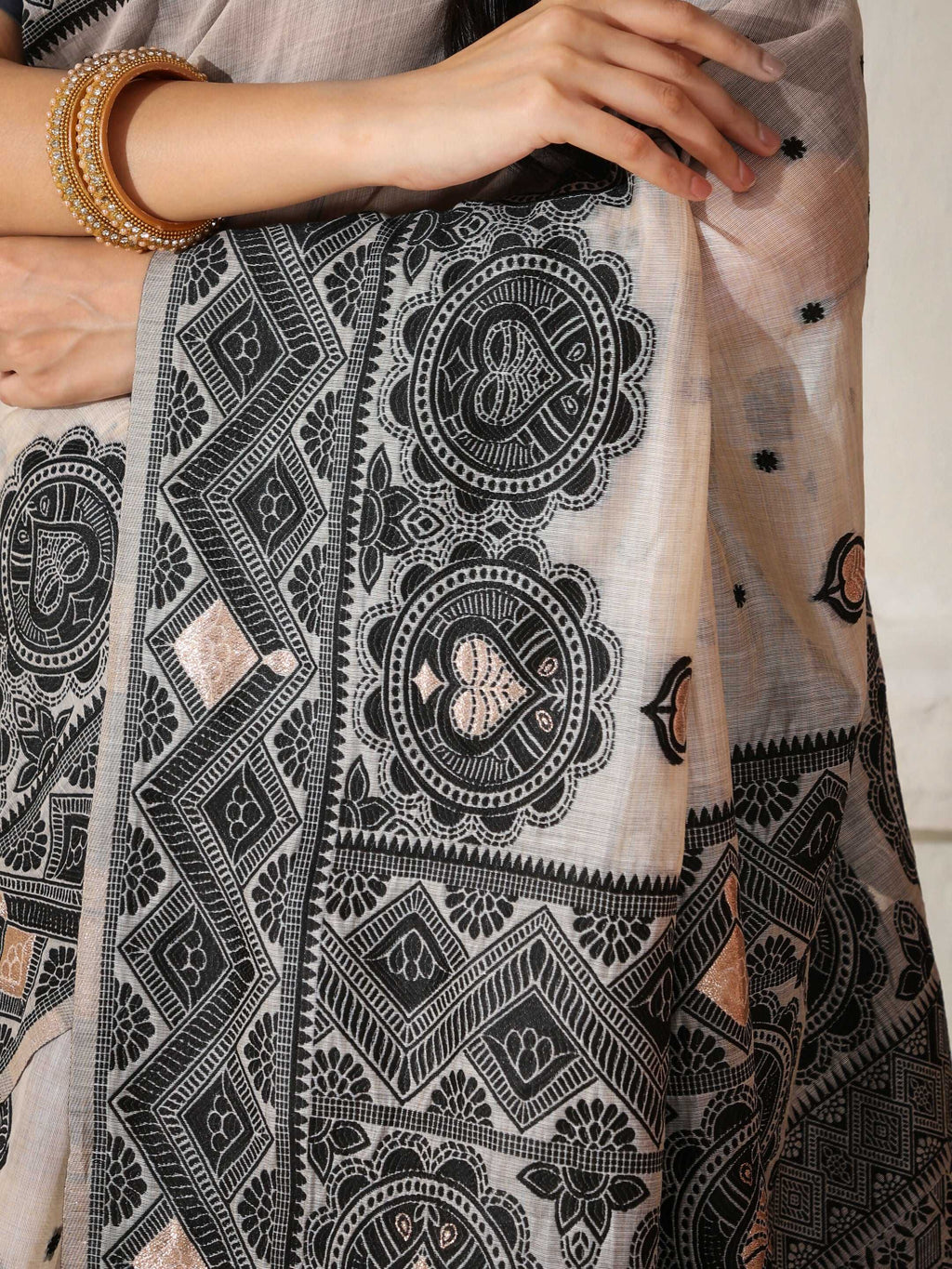 Shree Shyam Fashion Linen Cotton Black & Cream Saree