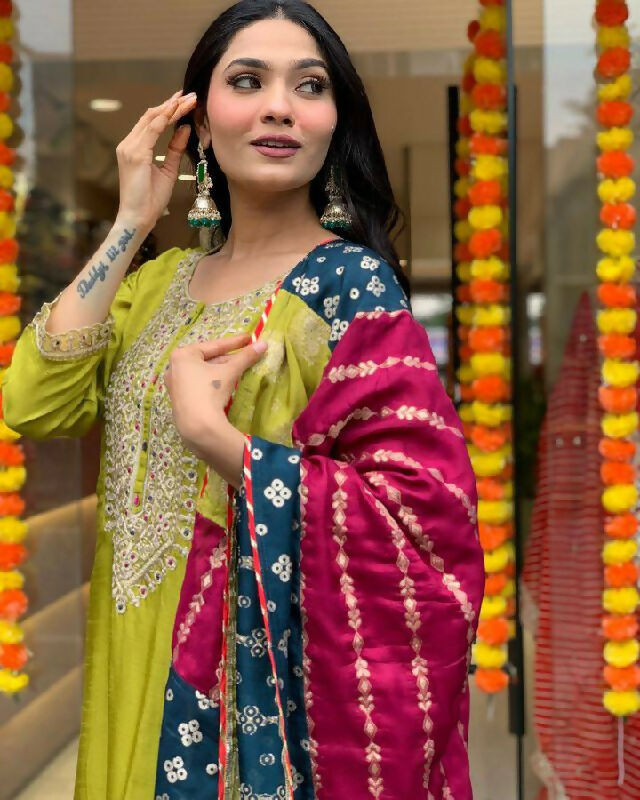 The52 Lemons Women's Gorgeous Embroidered Viscose Chanderi Fabric Straight Kurta Pant with Dupatta Set