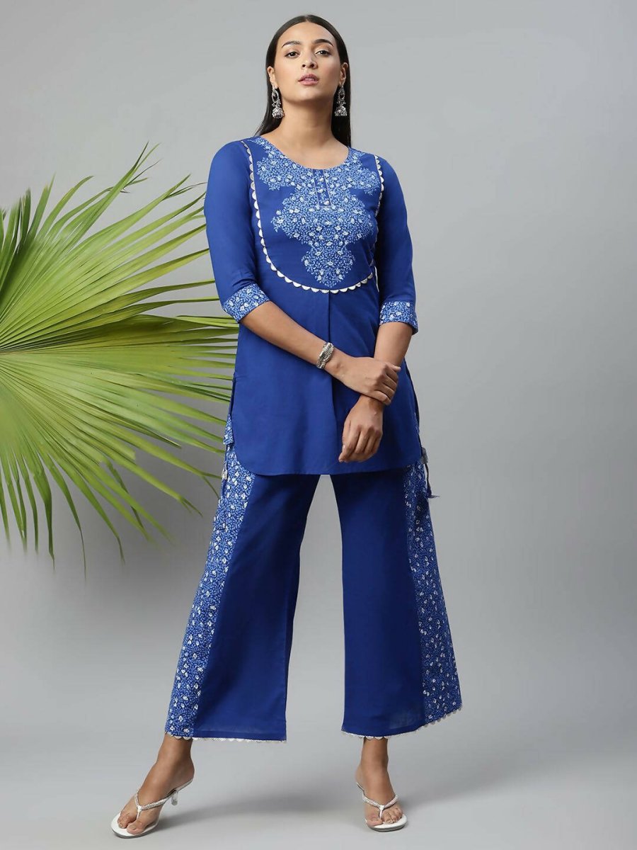 Ahalyaa Womens Royal Blue Pure Cotton Printed Kurtas