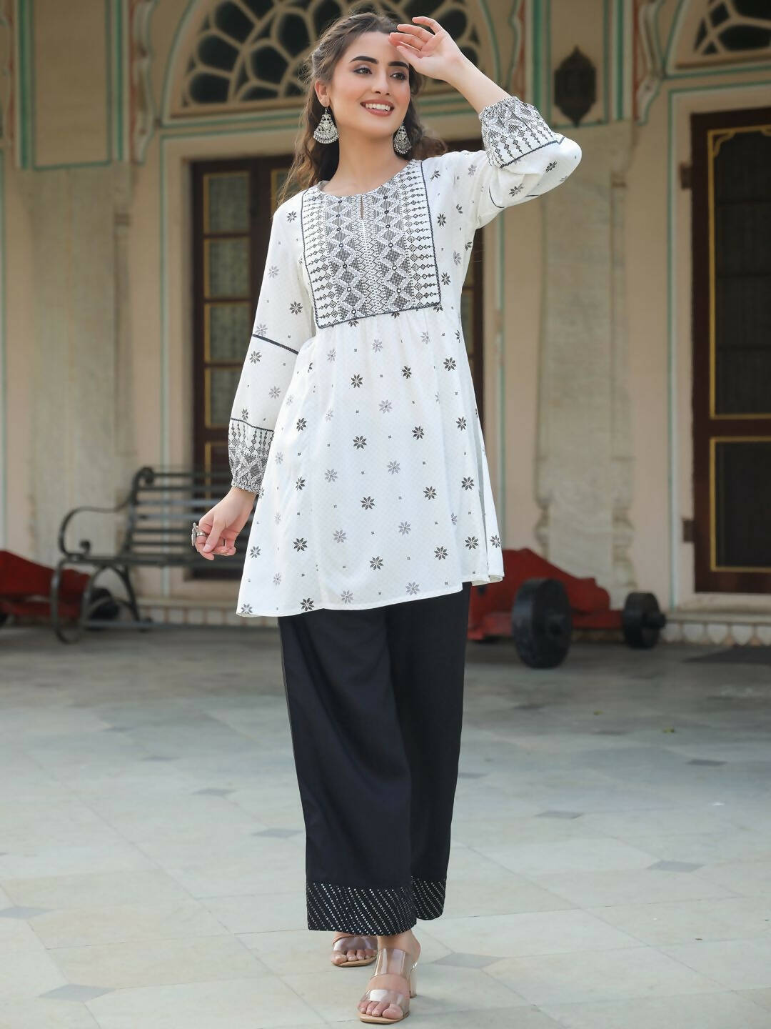 Juniper Women's White Rayon Staple Printed Straight Clothing Set