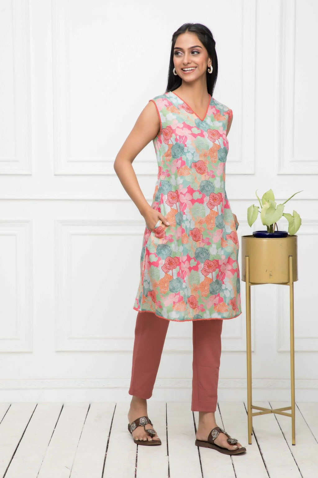 Myshka Women Multi Floral Rayon A-Line V-Neck Kurtis