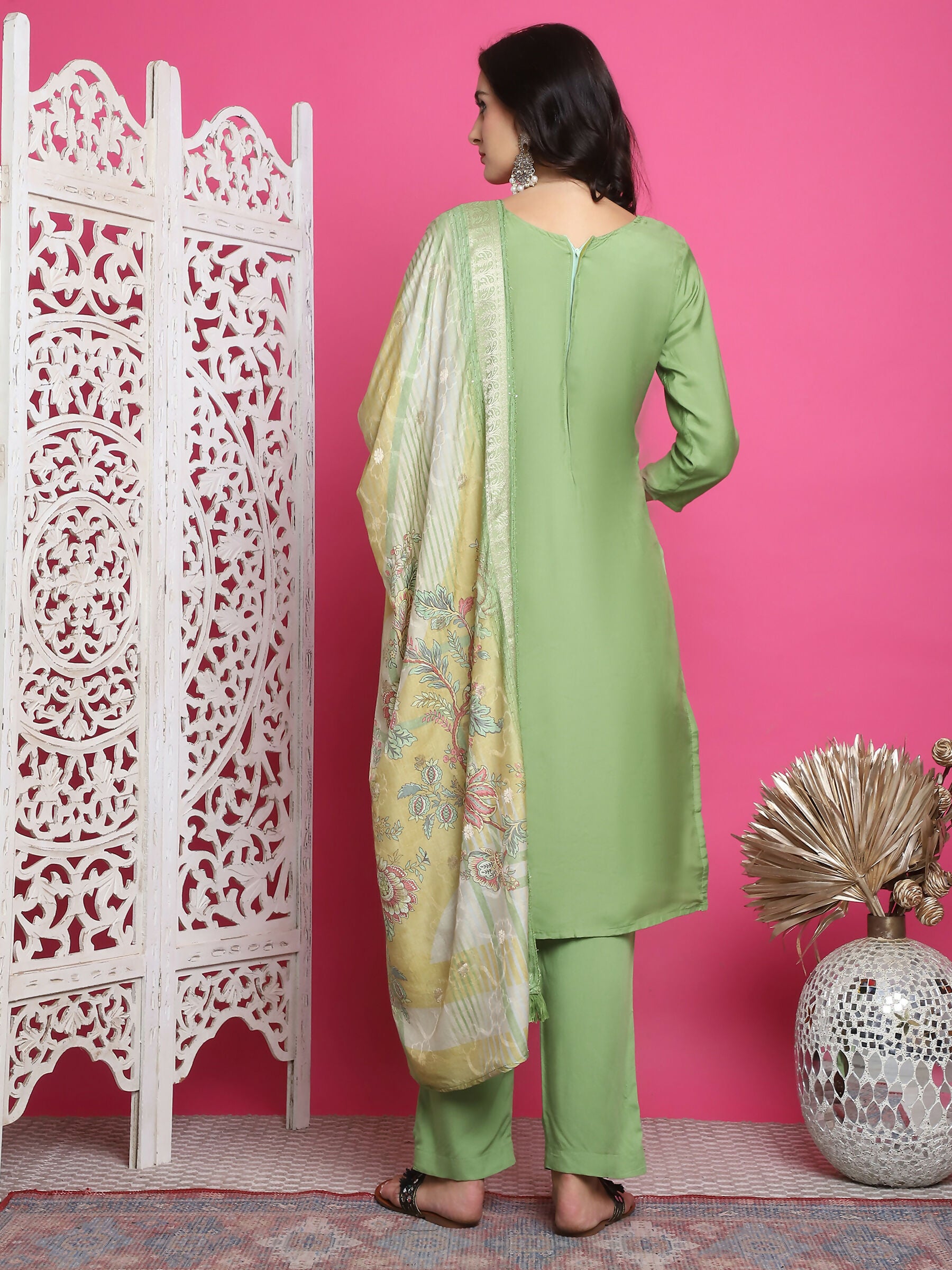Jyoti Fashion Women's Green Muslin Floral Resham Embroidery Kurta with Trouser & Dupatta