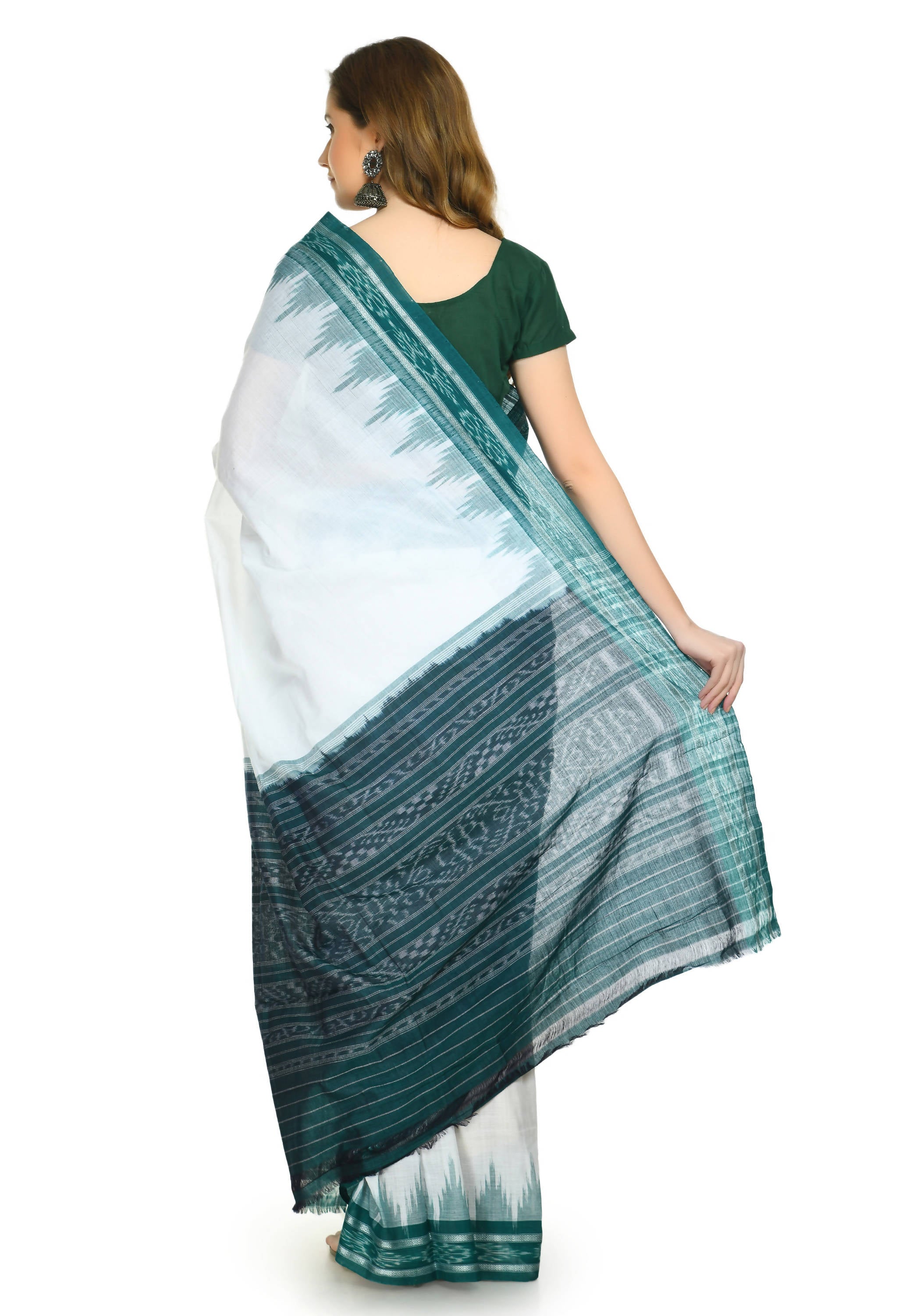 Vamika Sambalpuri Ikat Cotton Plane Kunbha White & Green Saree