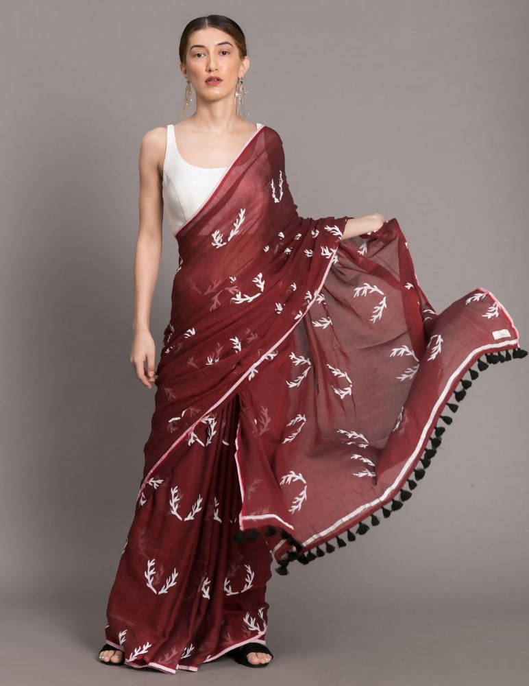 Suta Women Maroon White Hand Blocked Pure Cotton Saree