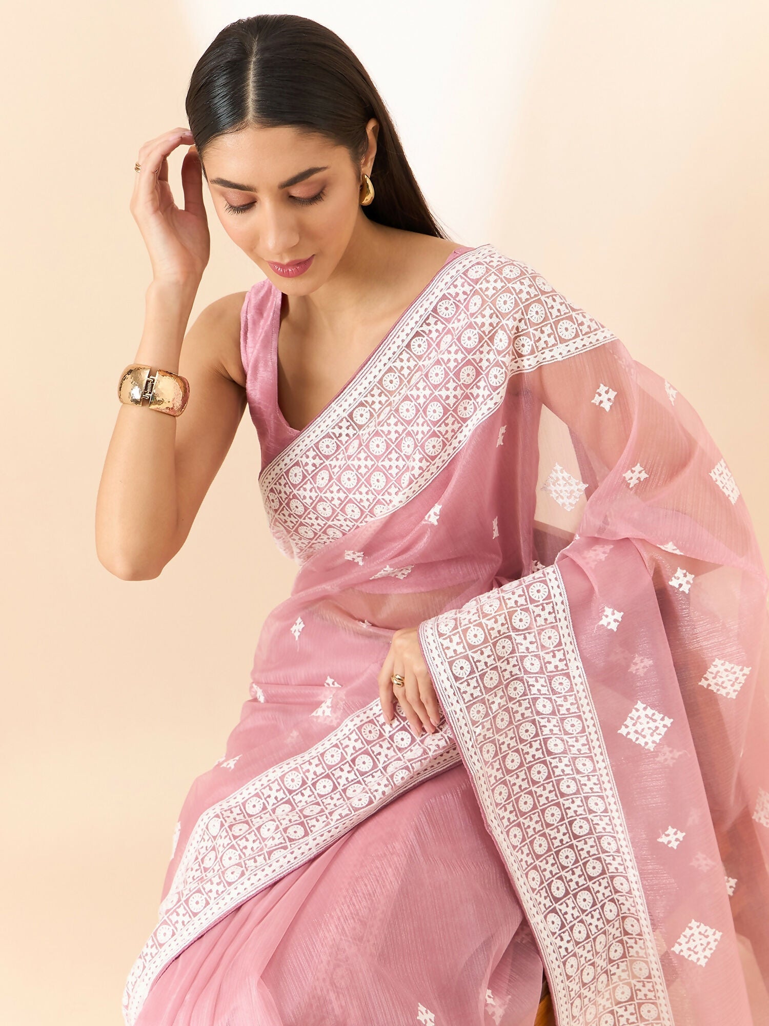 Pink Organza Geometric Embroidered Saree with Unstitched Blouse Piece - Roozal