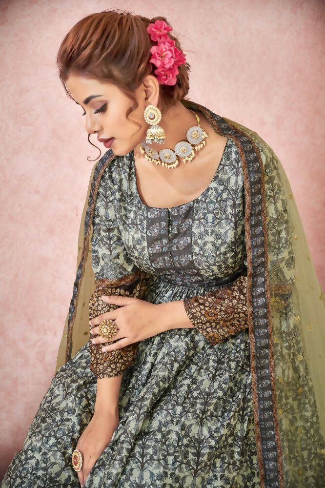 Everywhere Designer Black Dola Silk Gown With Dupatta - Anbazaar