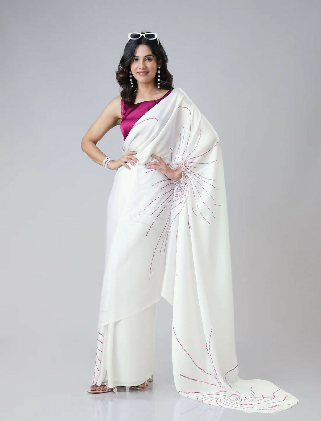 Vastranavya White Retro Wavy Polka Stripes Freehand Ready to Wear Saree