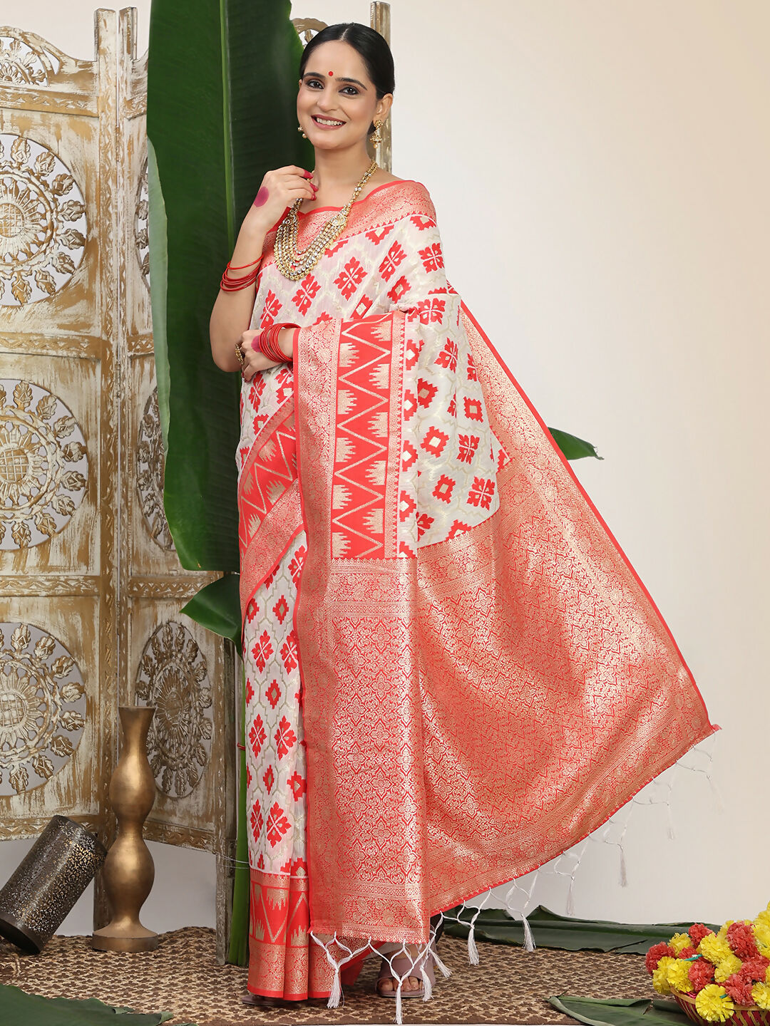 Shree Shyam Fashion Linen Cotton Red & White Saree