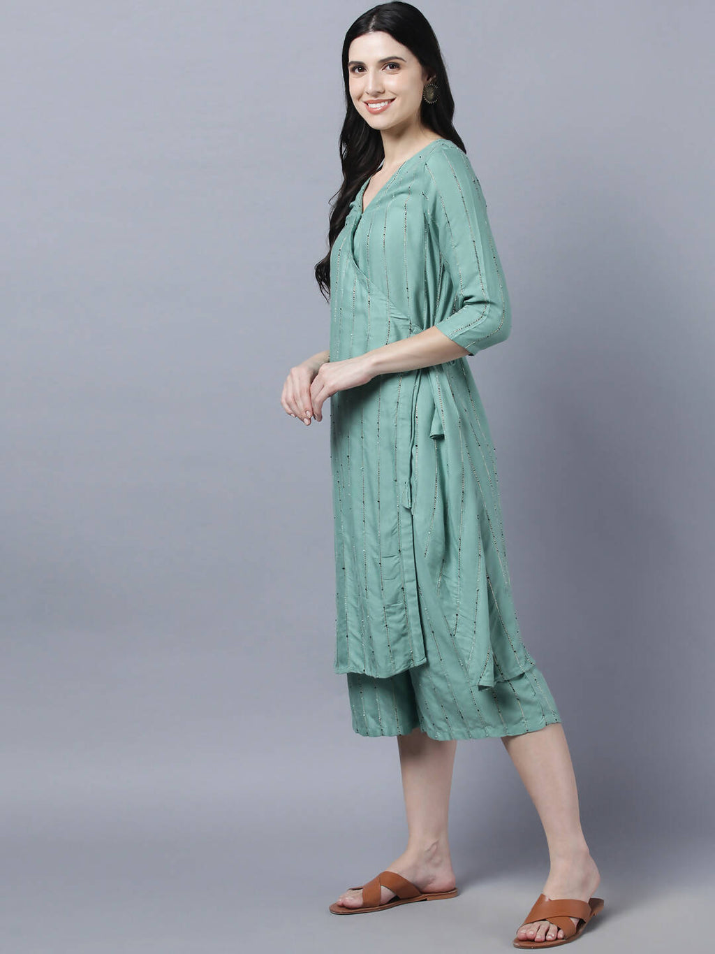 Myshka Women's Stylish Green Cotton 3/4 Sleeve Kurta Palazzo Set