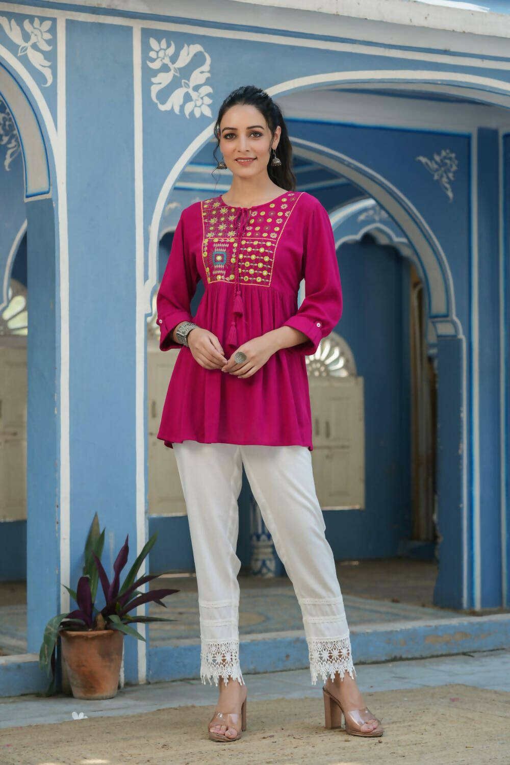Juniper Women's Fuchsia Rayon Crepe Embroidered Straight Tunic