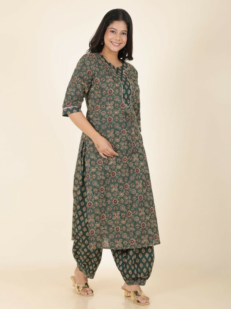 Aramya Green Soft Cotton Floral Print Straight Kurta Set for Women