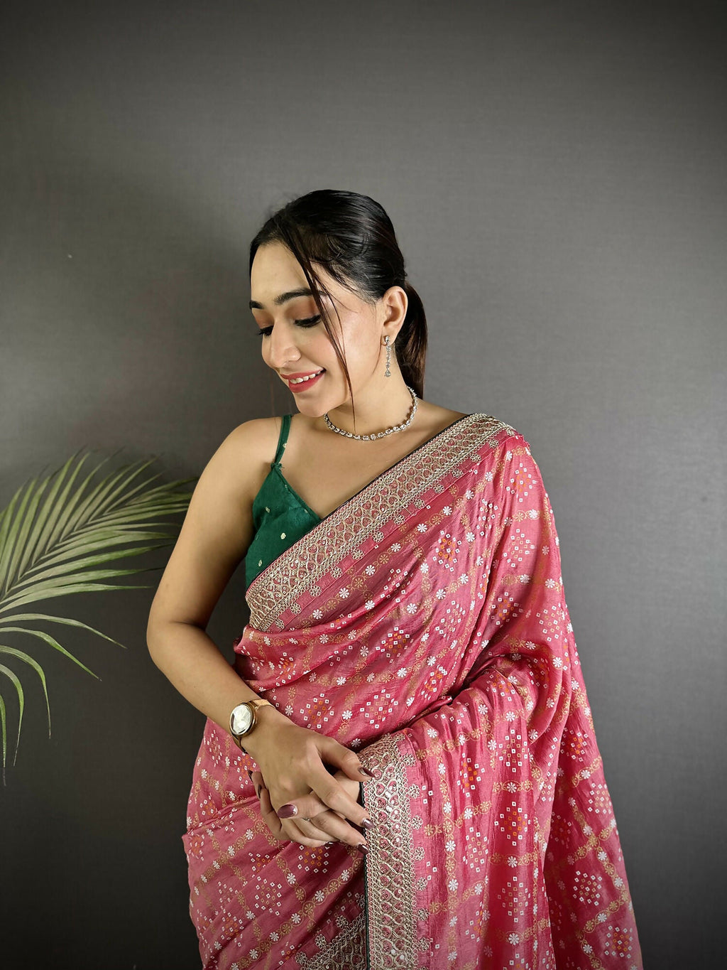 Joban Fashion Dusty Pink Bandhej Bandhani Vichitra Silk Bandhani Prints Saree