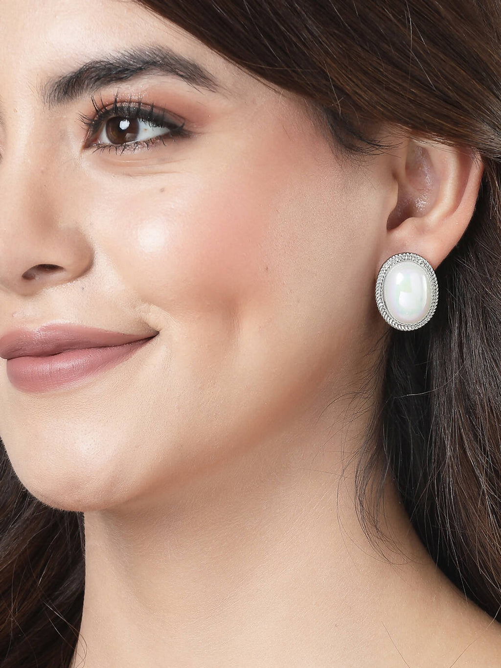 NVR Women's Silver Plated Oval Stud Earrings