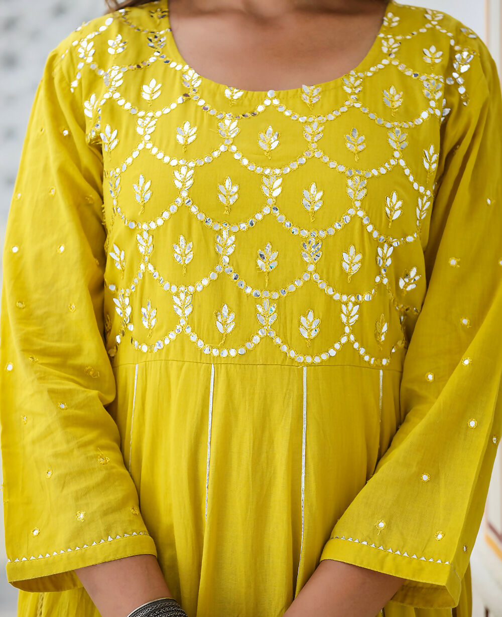 Kaajh Women's Yellow Embroidered Ethnic Gown