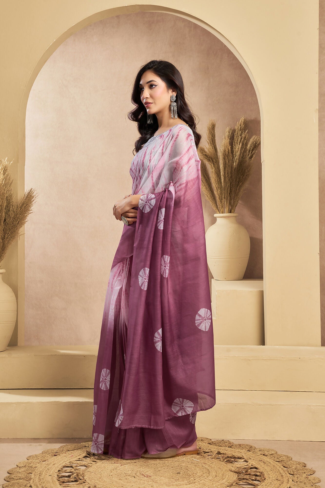Vastranavya White Onion Digital Printed Linen Ready To Wear Designer Saree with Unstitched Blouse