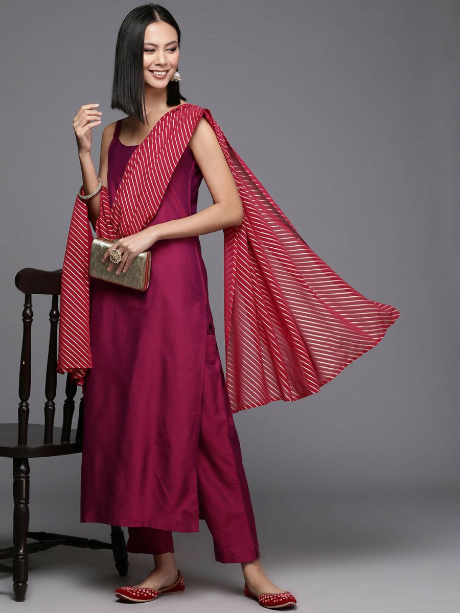 Ahalyaa Women's Traditional wear Kurta Set - Burgundy