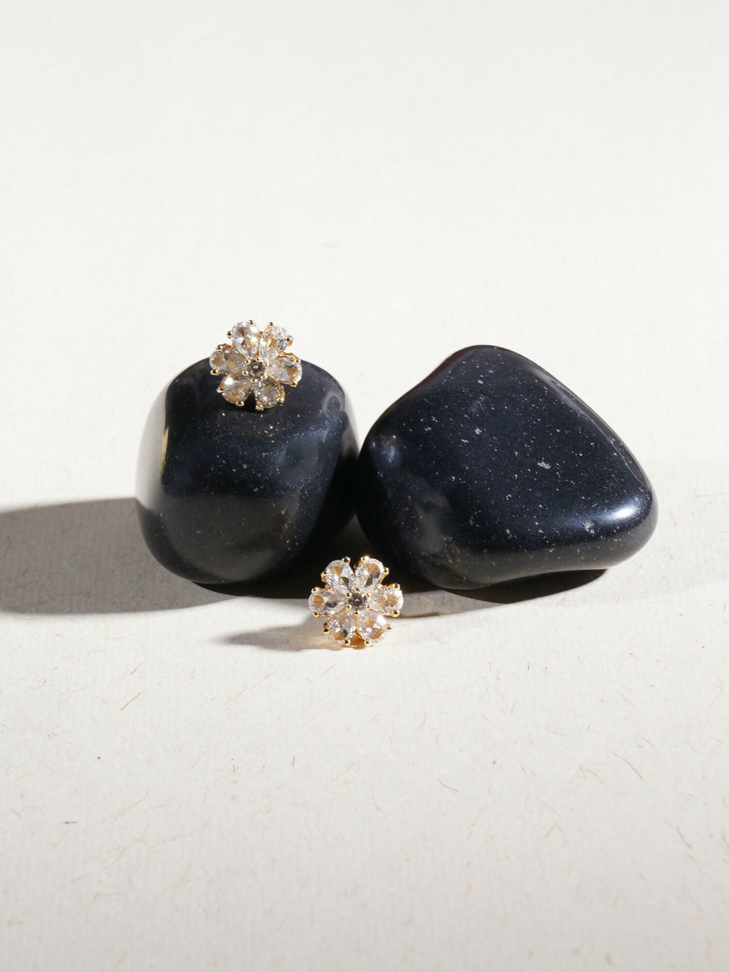 stone stud (white) - Ruby Raang