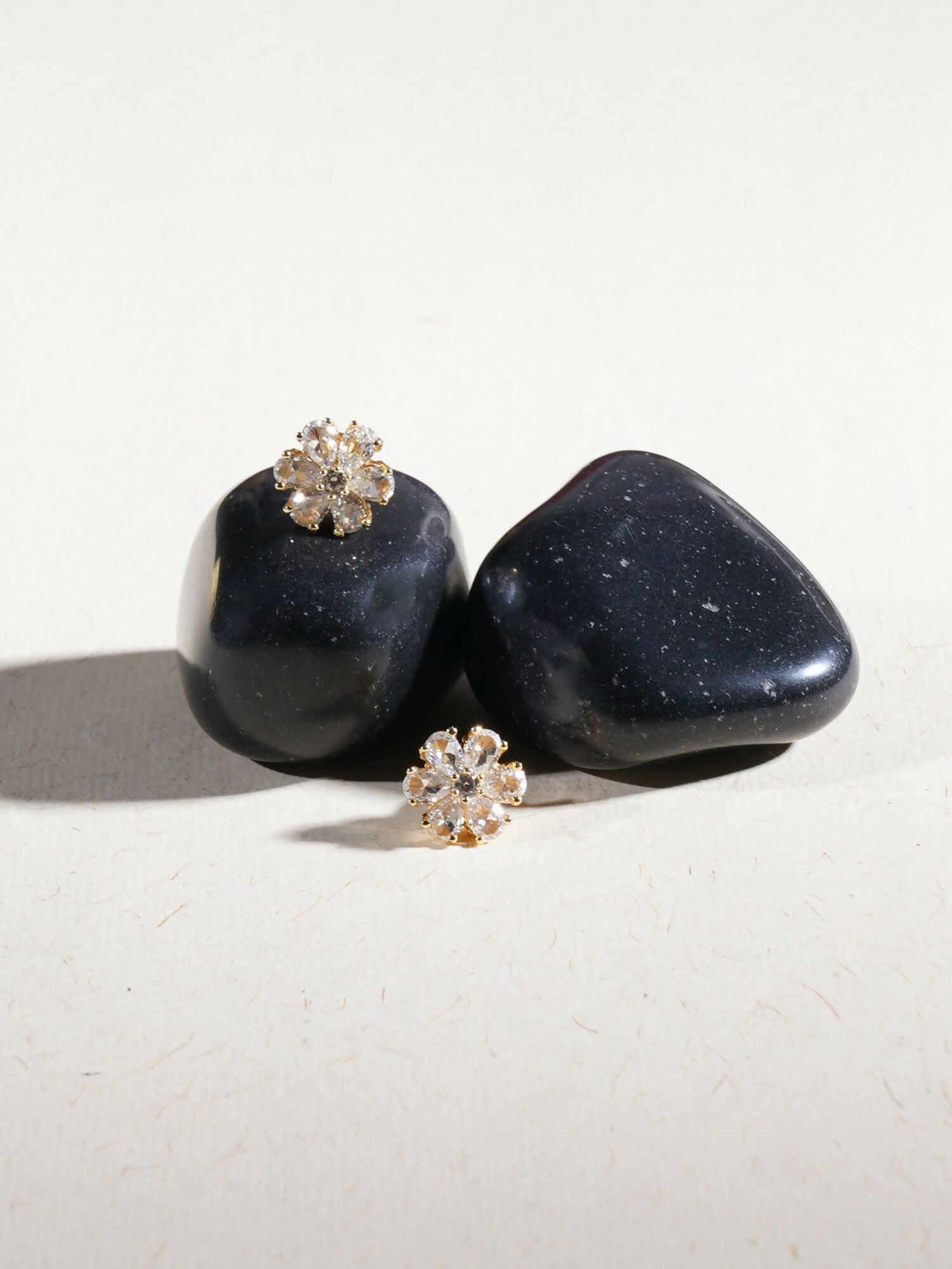 stone stud (white) - Ruby Raang