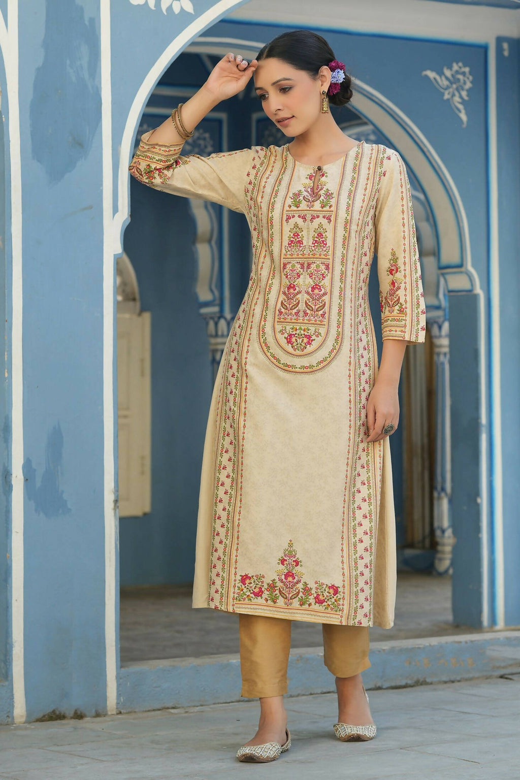 Juniper Women's Cream Rayon Staple Placement Printed A-Line Kurta