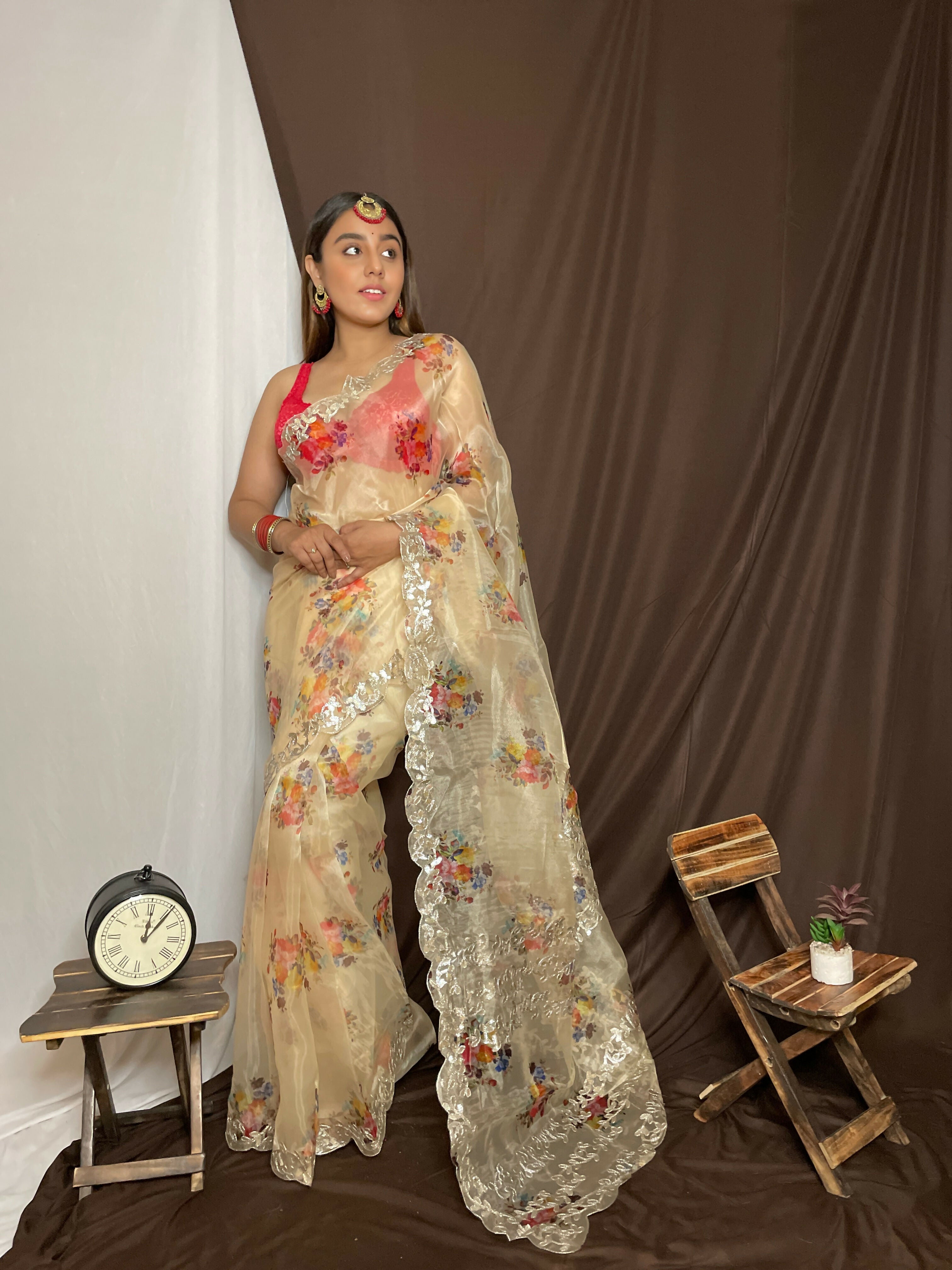 Vamsee Yashodha White Organza Saree