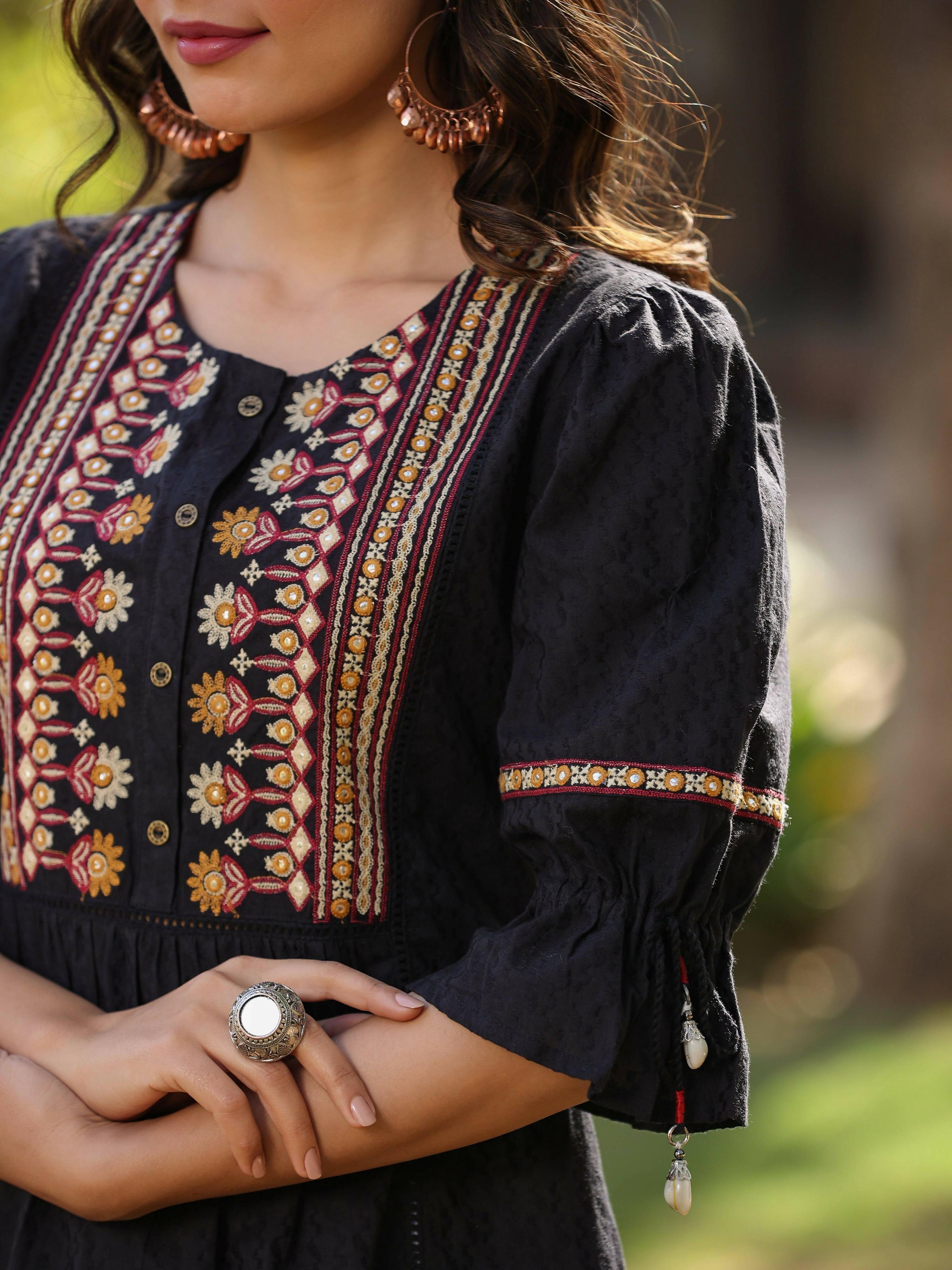 Juniper Women's Black Cotton Solid With Embroidered Straight Tunic